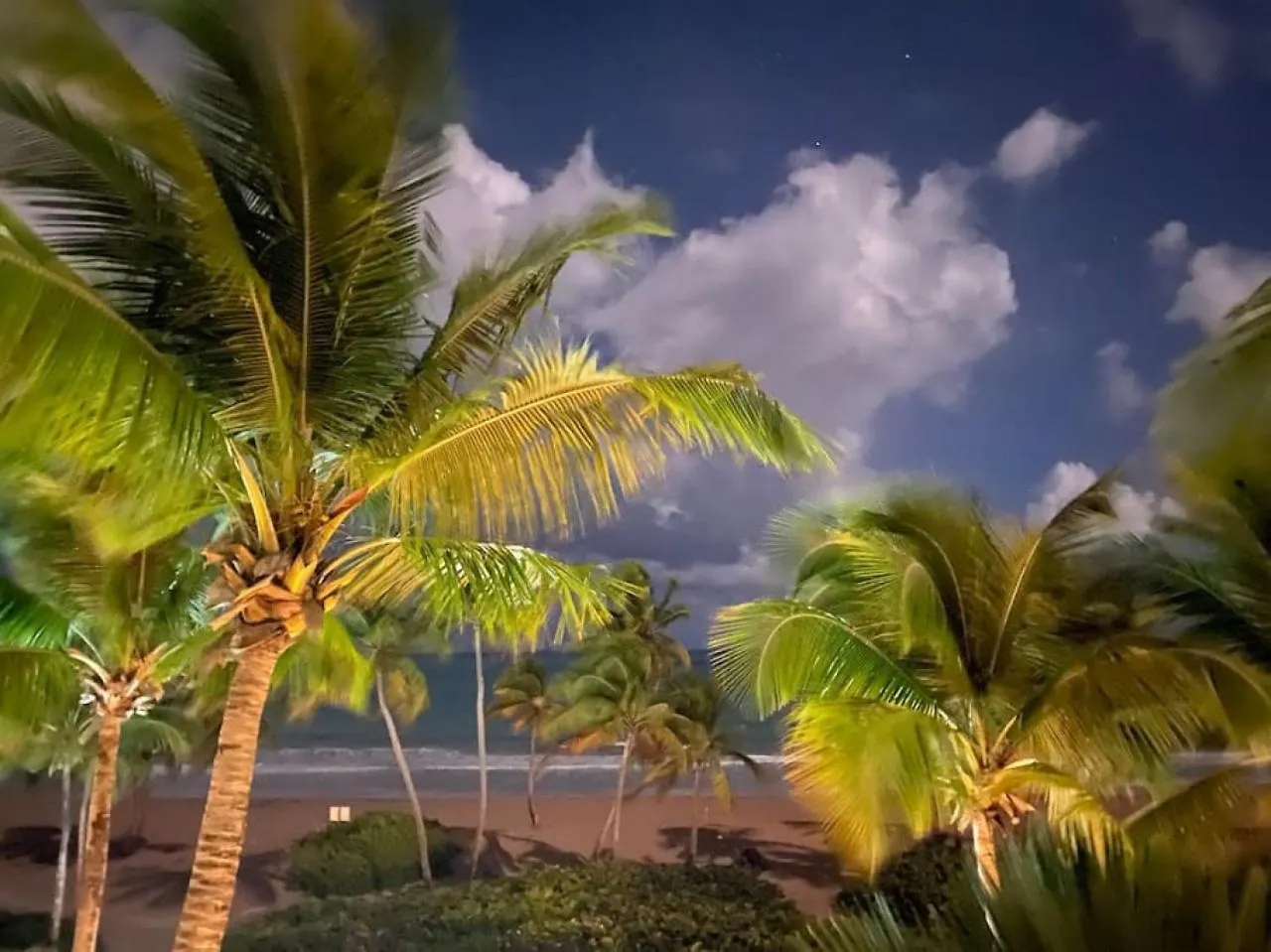 Nyaraló Luxury Beachfront 2 Bedroom At Wyndham Rio Mar, Pr Luquillo Puerto Rico